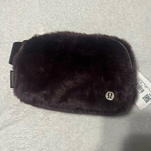 Lululemon Everywhere Belt Bag 1L Plush Fleece
